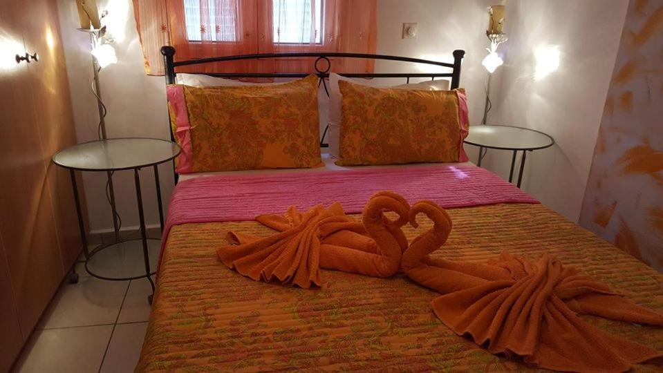 Santorini Pleasure Studios Тира Экстерьер фото